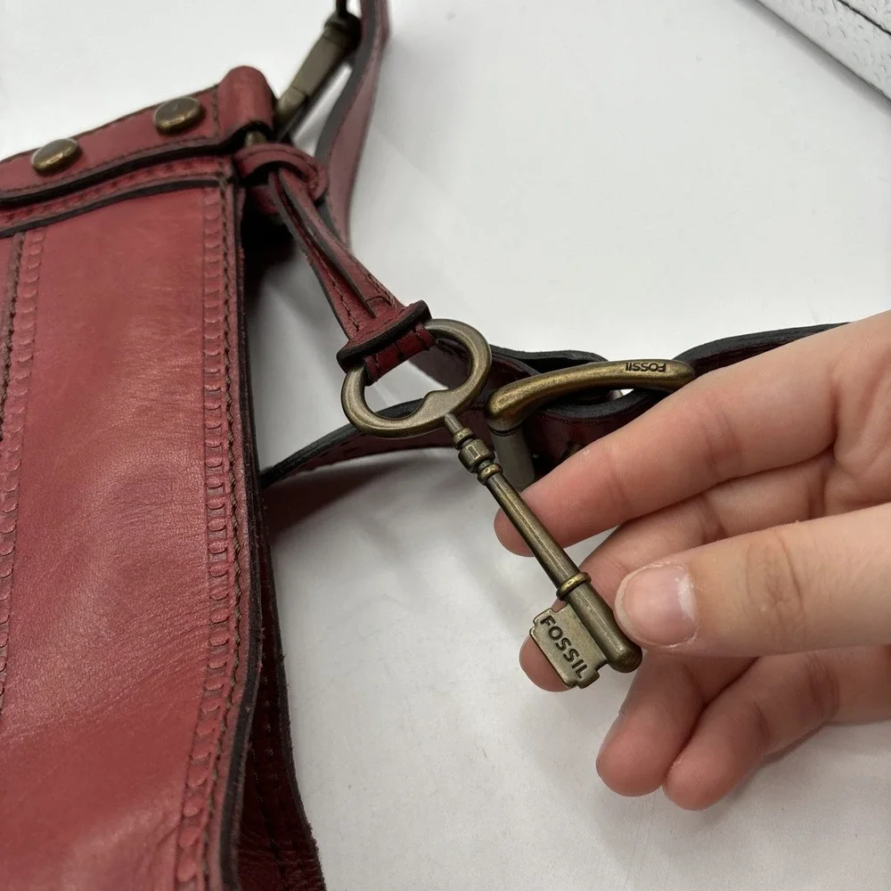 Fossil Maddox Leather Crossbody Bag Purse 90's‎ Y2K Zipper Turn Lock Key Vintage